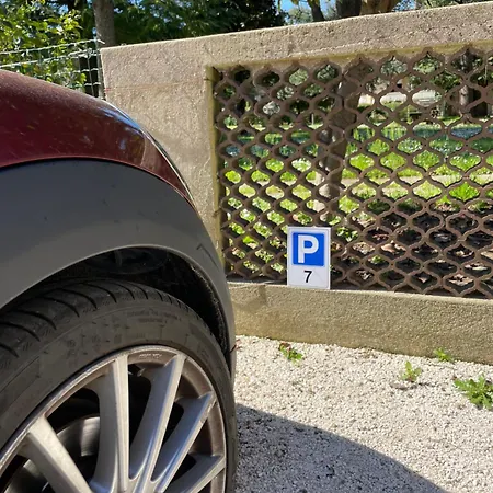 Liana 7 Apartman *